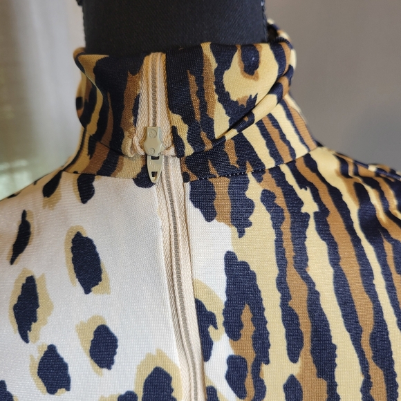 VINTAGE 60'S "AVANT GARDE" MOD NYLON ANIMAL PRINT TURTLENECK - Picture 8 of 9